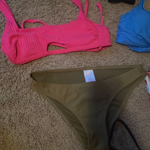 13 BARLEY USED/ SOME NEW swimsuits - Picture 5 of 7